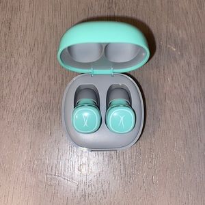 Wireless ear buds
